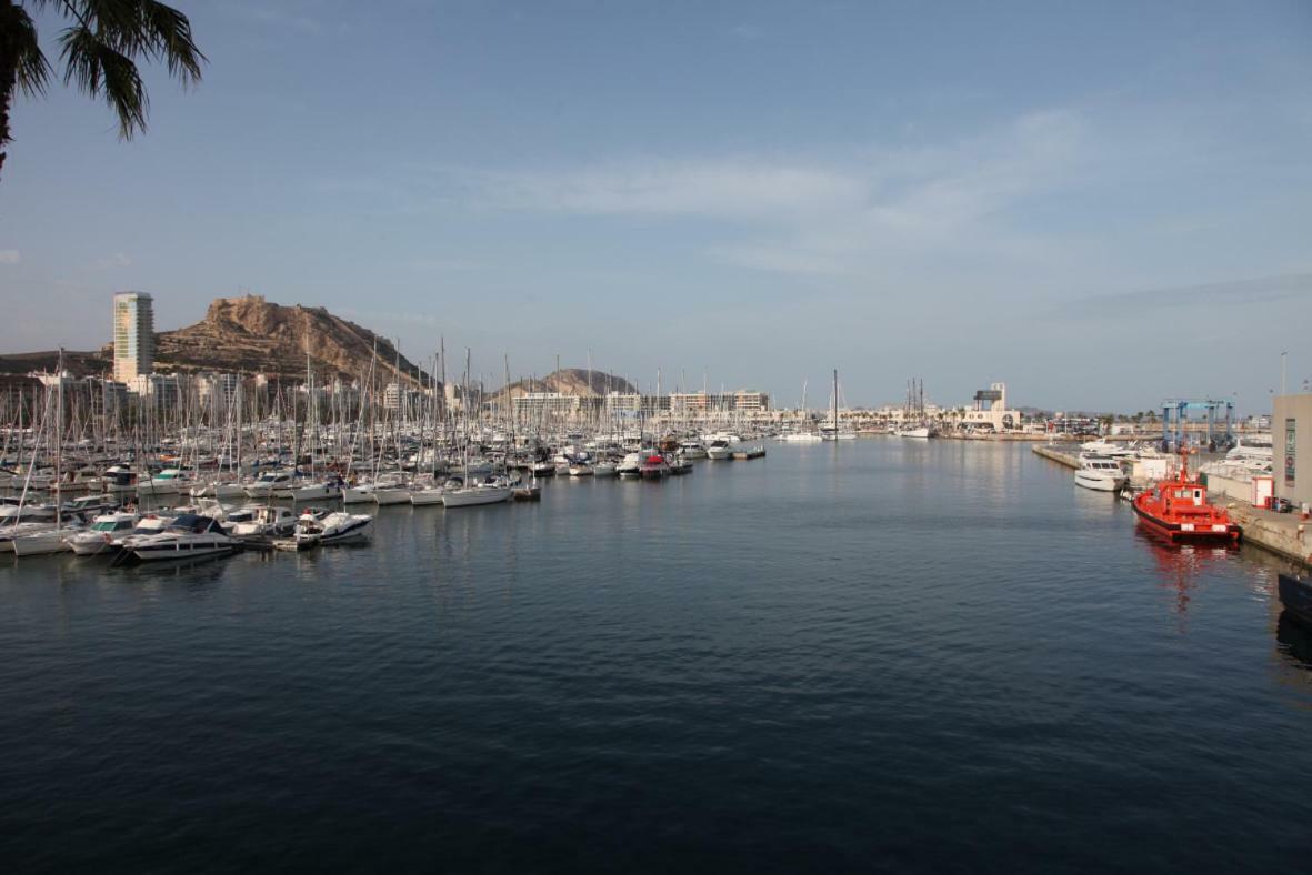 Cozy Apartment City Hall Alicante Exterior photo
